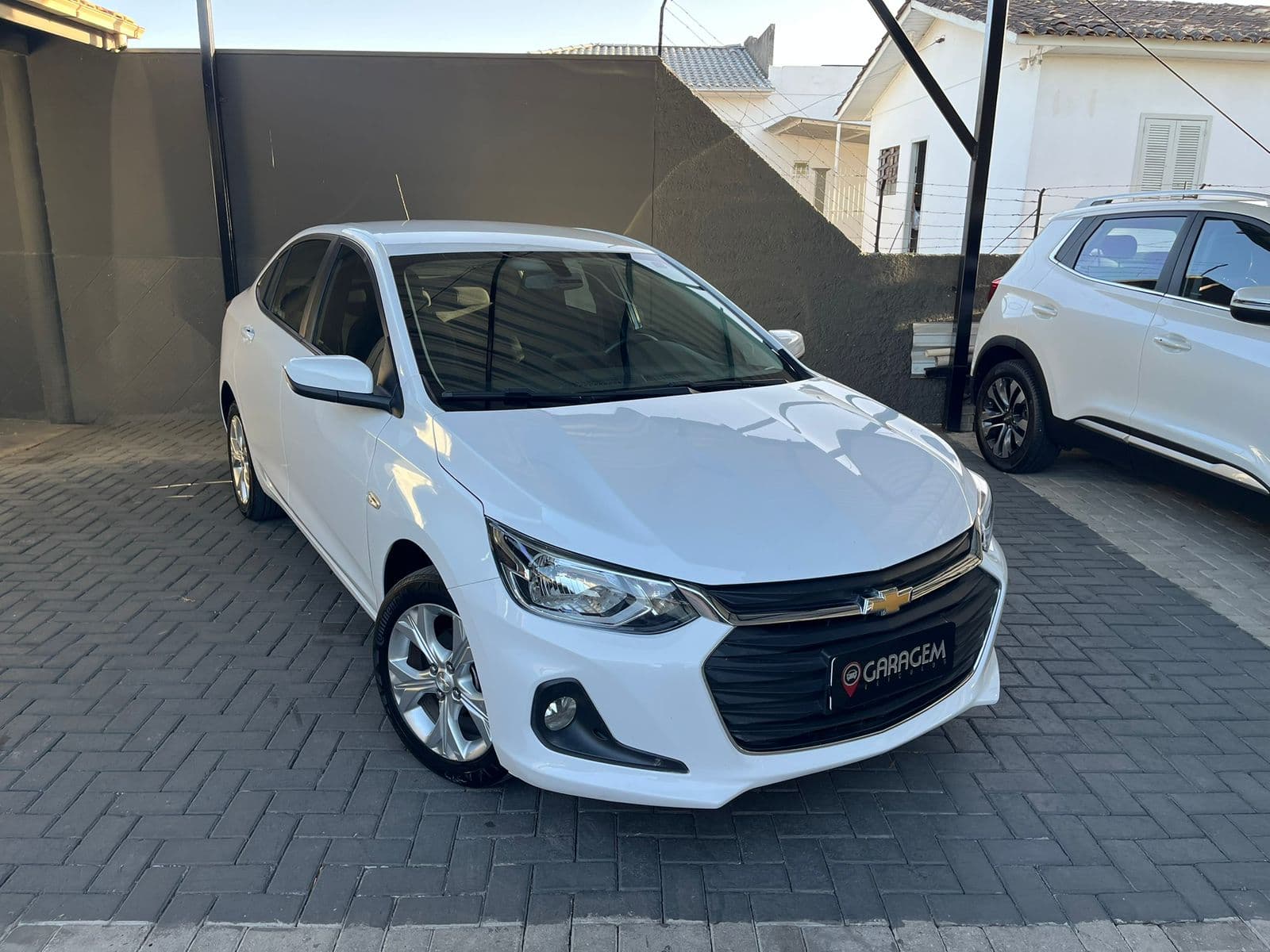 ONIX SEDAN Plus LTZ 1.0 12V TB Flex Aut.